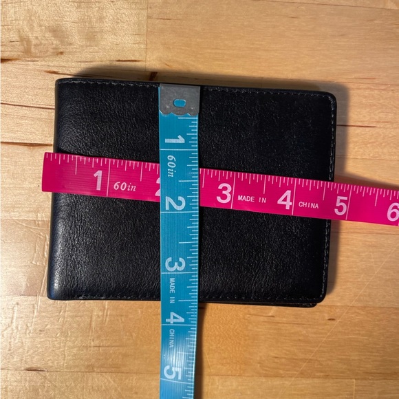 Perry Ellis Portfolio Genuine Leather bifold men's wallet - Picture 13 of 13